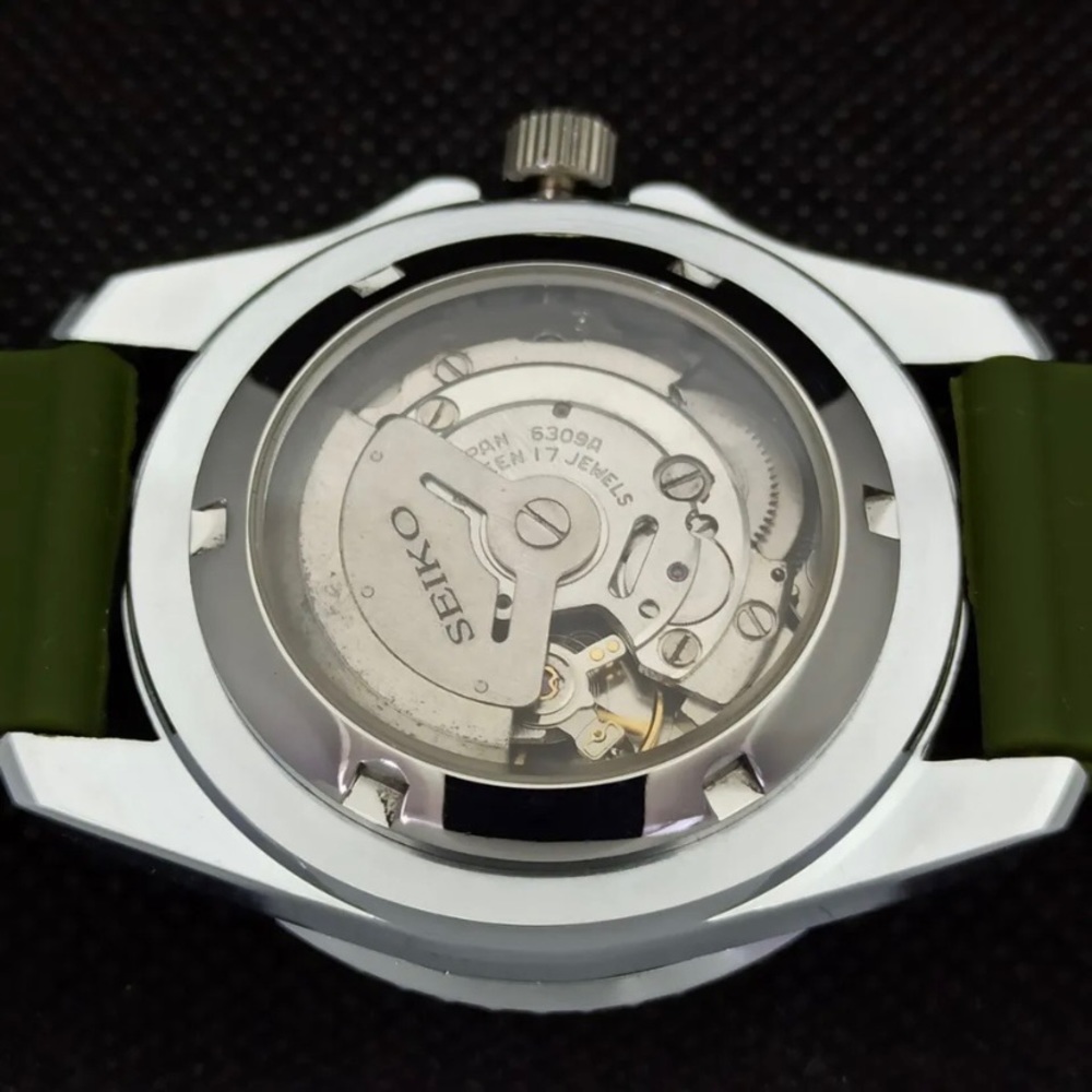 Vintage 1982 Seiko Automatic Men’s Silver/Green Dive Watch W/DayDate &Japan Mvmt - Picture 8 of 8